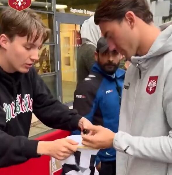 Vlahovic, Juve sempre presente il gesto con la Nazionale VIDEO