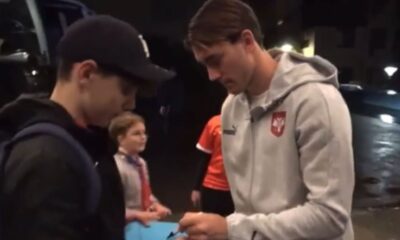 vlahovic autografo tifoso e1664274139156