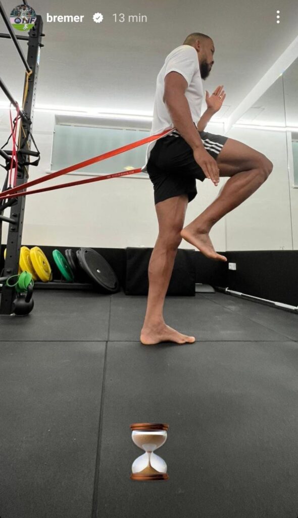 Bremer fa sperare i tifosi della Juve tramite i social: il messaggio - FOTO 37 Bremer