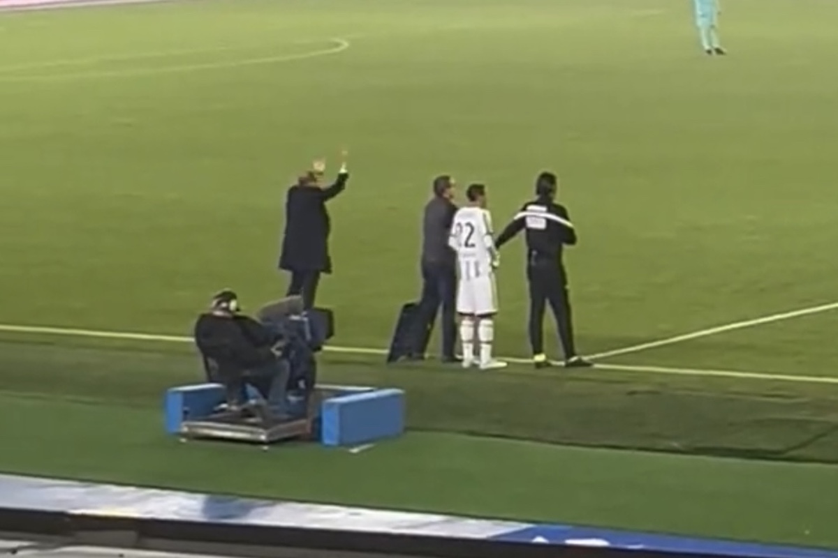 Allegri show in panchina! Non si ferma un attimo: VIDEO virale sui social 36 Allegri 6