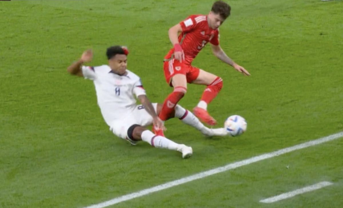 McKennie USA, il Mondiale inizia con una brutta entrata: il bianconero subito ammonito 36 FiHEYqaX0AI5Qkn