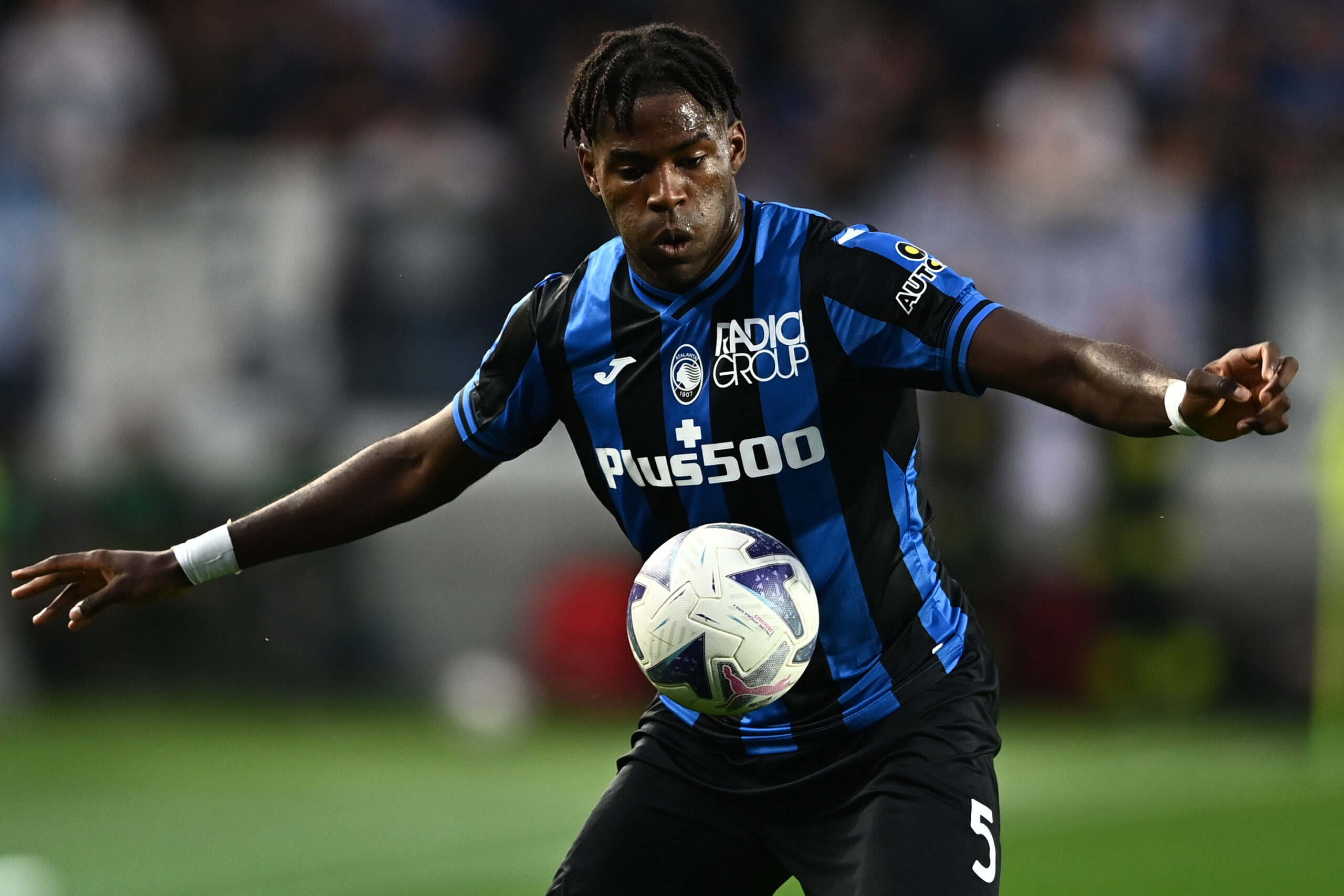 Okoli da tempo nei radar della Juve: c'è un piano in vista del futuro 36 Okoli scaled