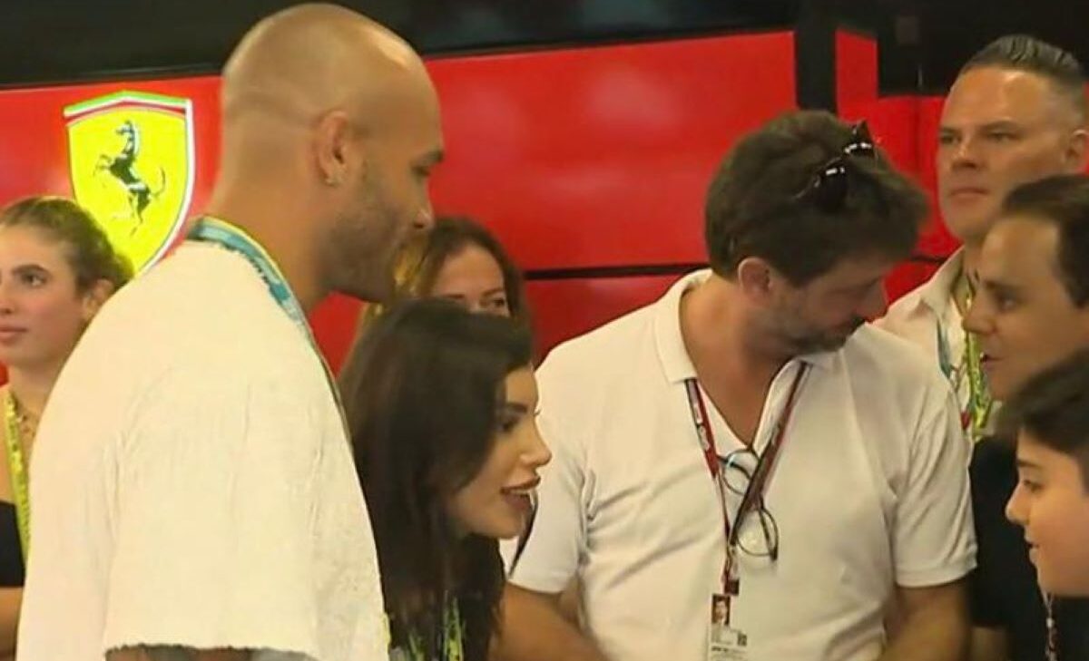 Agnelli ad Abu Dhabi: visita del presidente della Juve alla Ferrari 36 agnelli abu dhabi e1668867454392