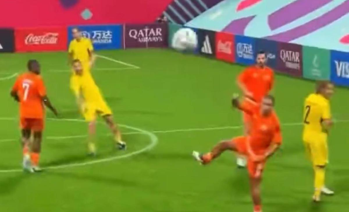 Totti colpisce la moglie di Del Piero: pallonata in tribuna - VIDEO 36 totti del piero