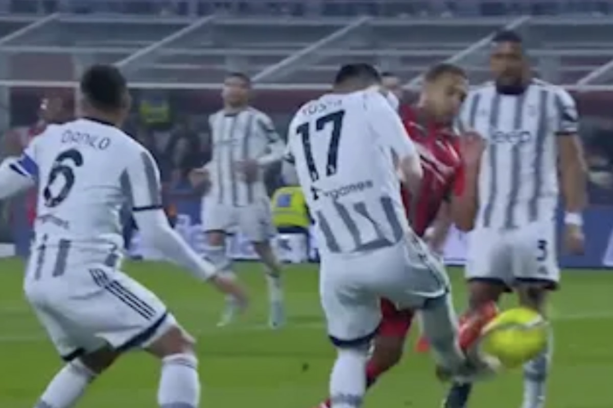 Cremonese Juve, la moviola dei giornali: «Dessers? No fallo su Danilo, ma...» 36 Dessers 1