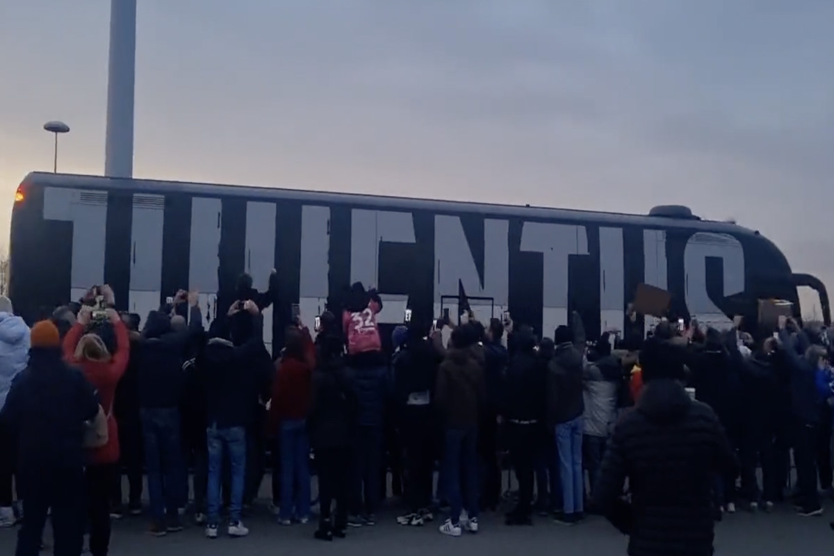 Allianz Stadium: l'arrivo dei pullman delle squadre - VIDEO 36 Pullman Juve