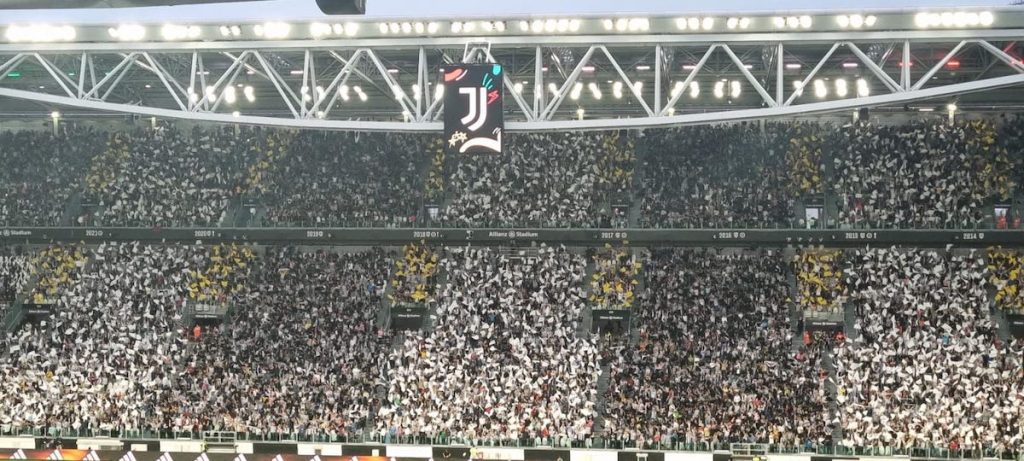 Juve Milan: le tre cose che non hai notato 37 coreografia juve milan