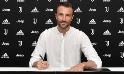 eeed6805 d689 42e3 ab66 e5477ca3ca5f 1