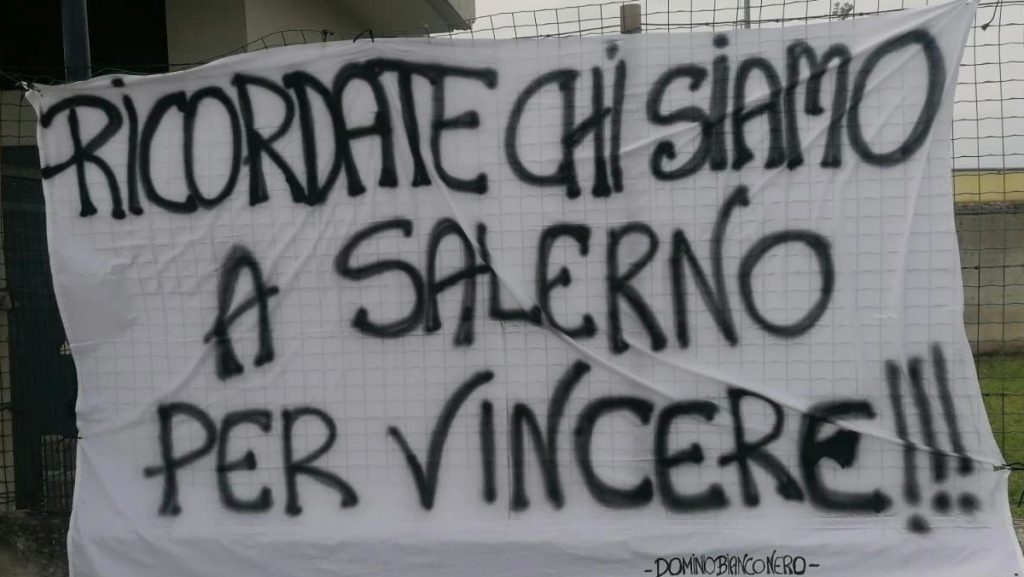 Striscione per women verso finale coppa italia