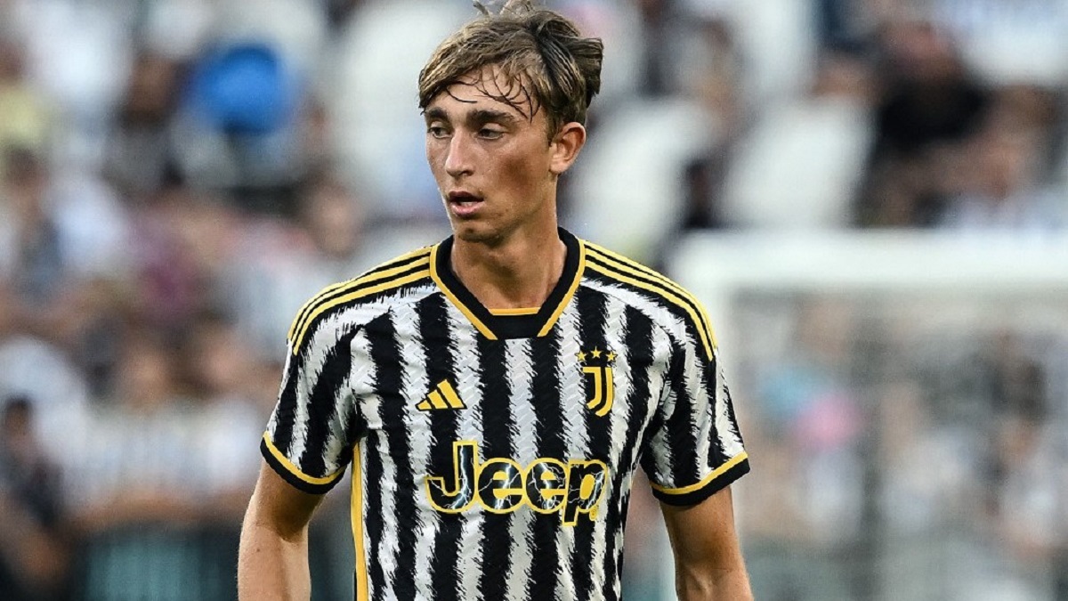 Huijsen con la maglia della Juventus. Fonte Foto: Juventus24news