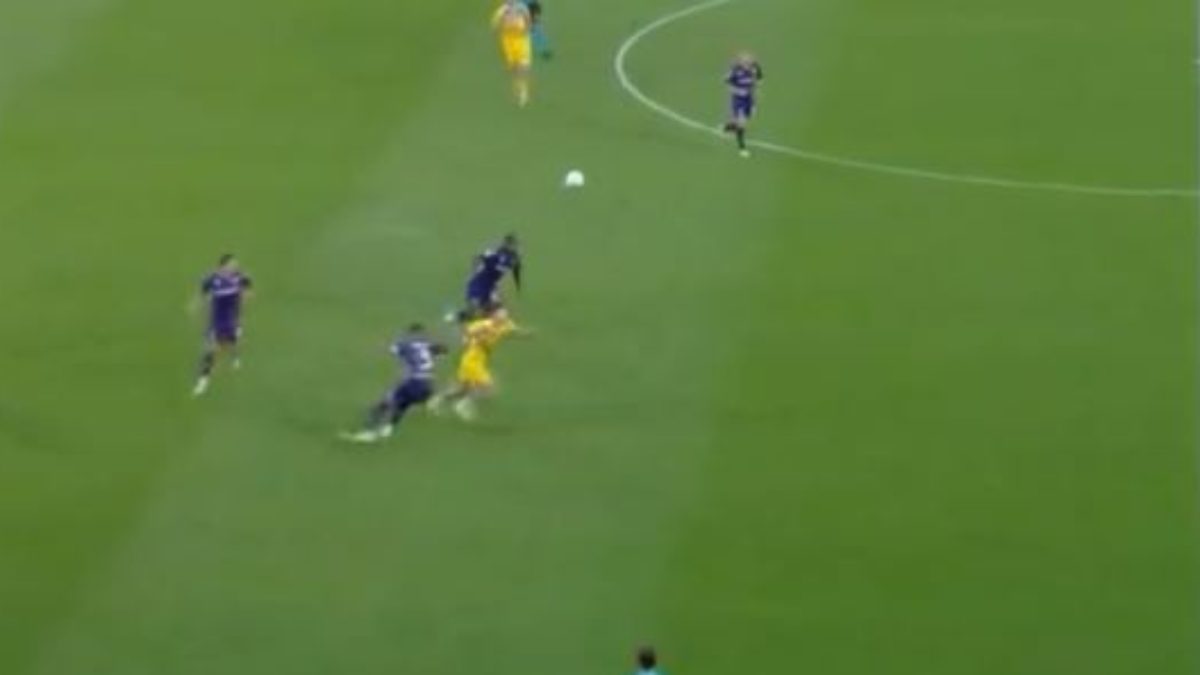 Soulé da impazzire: doppio sombrero in Frosinone-Fiorentina - VIDEO 36 Cattura 1 13