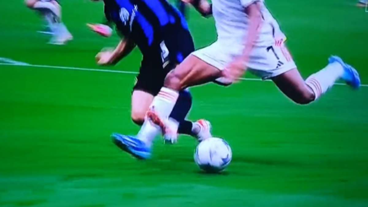 Barella stende David Neres: furia Benfica per il mancato rigore - FOTO 36 F7ip8zvW0AApIu0