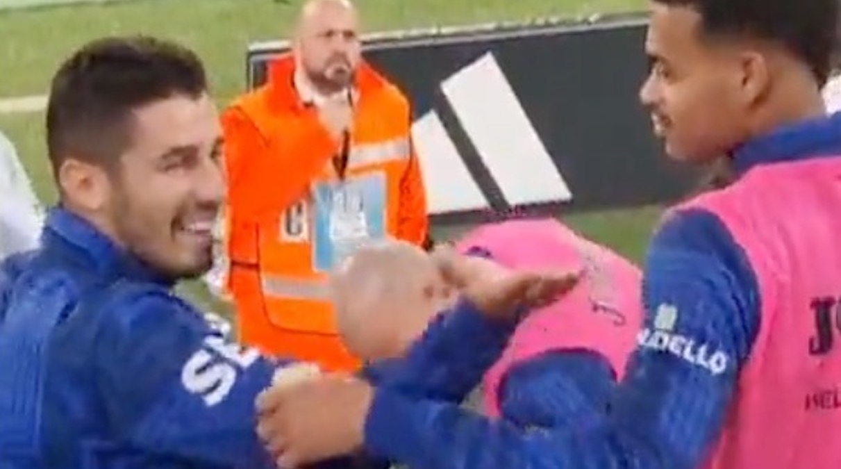 Juve-Verona, clamoroso allo Stadium: Faraoni e la panchina ospite insultano i tifosi bianconeri - VIDEO 36 faraoni panchina verona