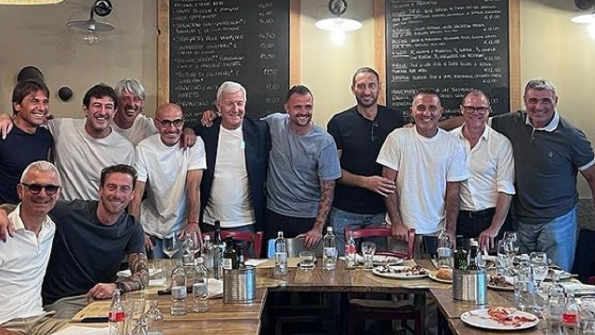 Together a Black & White Show: momento nostalgico per i tifosi, le leggende della Juve già insieme - FOTO 36 leggende-juve