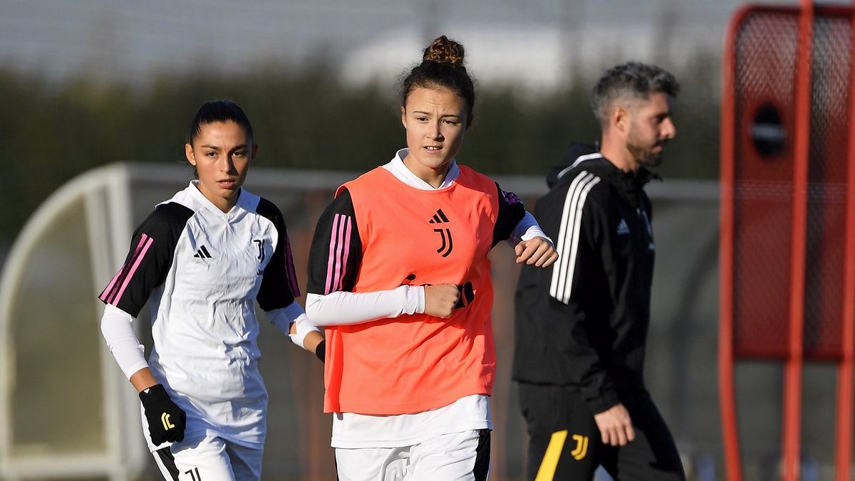 Juventus Women al lavoro con la Primavera: le FOTO dell'allenamento 36 GAHoxMGWMAAHwd0 e1701350177364
