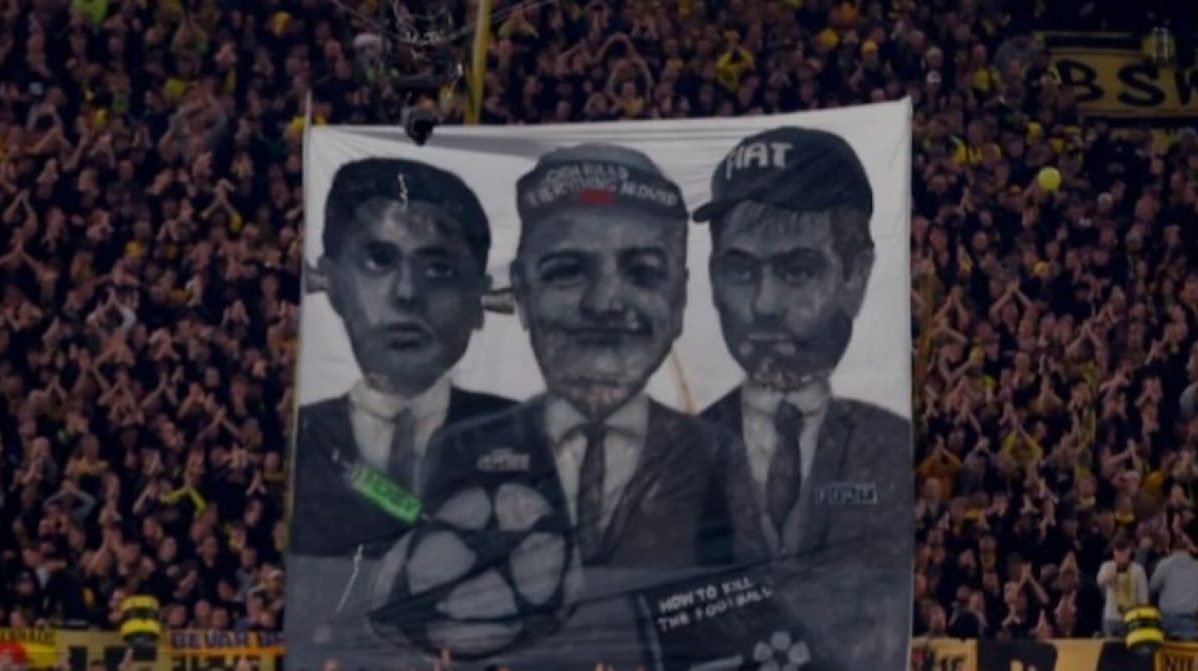 Agnelli, Al Khelaifi e Infantino nel mirino dei tifosi del Borussia Dortmund: «Vi interessano i soldi» 36 agnelli tifosi borussia e1699450900229