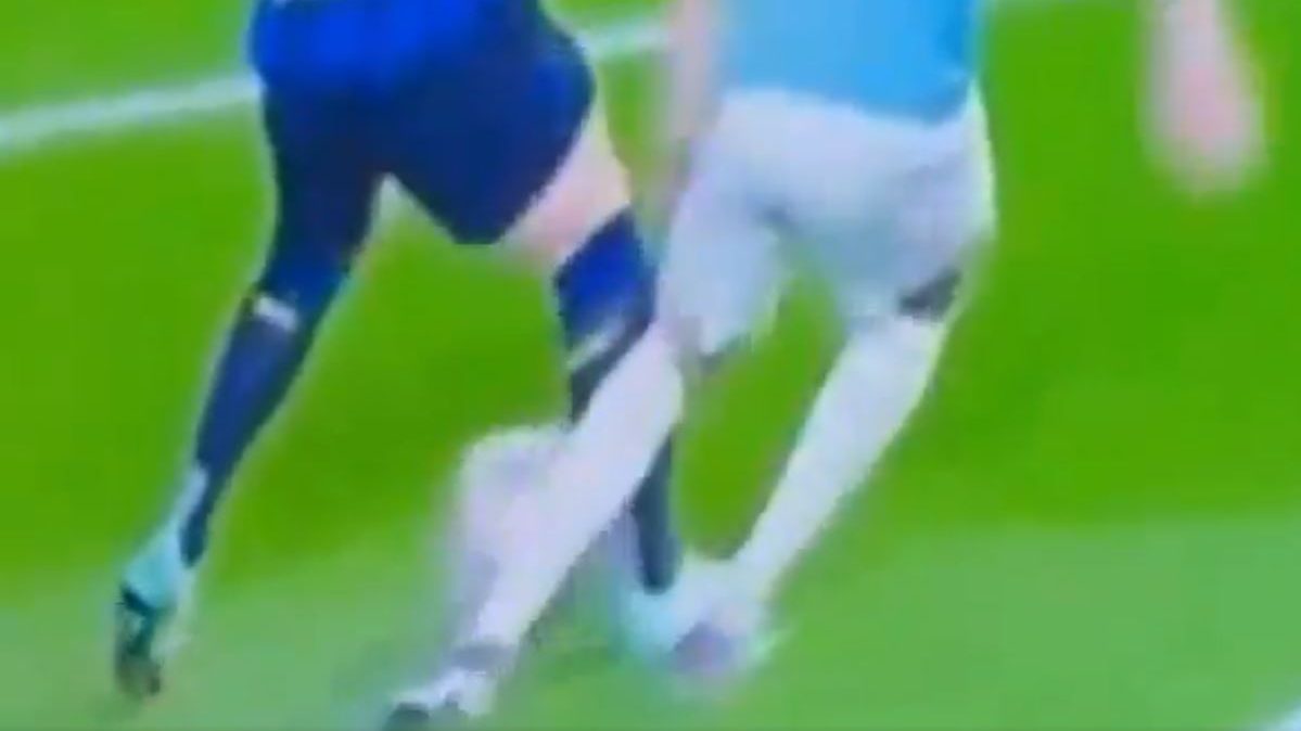 Lautaro fa infuriare i tifosi della Juve: «Pesta il piede di Pedro e si tuffa» – GALLERY