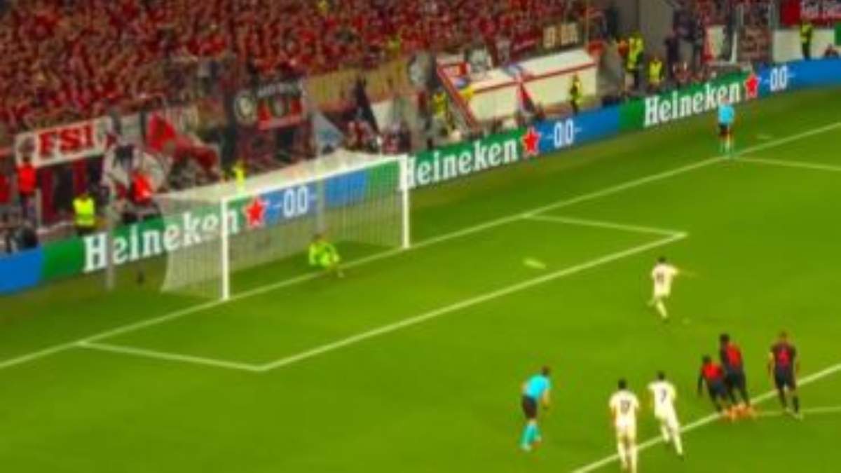 Gol Paredes: l'ex Juve riapre Bayer Leverkusen-Roma su rigore - VIDEO 36 paredes