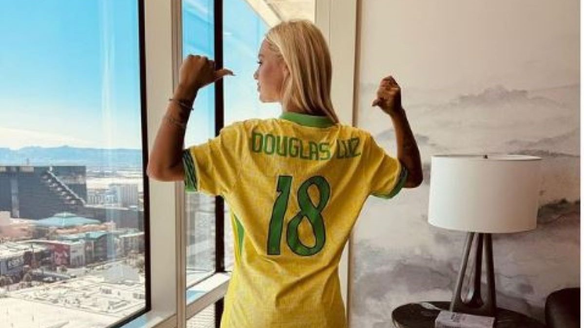 Douglas Luiz Juve, la fidanzata Lehmann fa il tifo: il gesto verso Paraguay Brasile - FOTO 36 lehmann douglas luiz