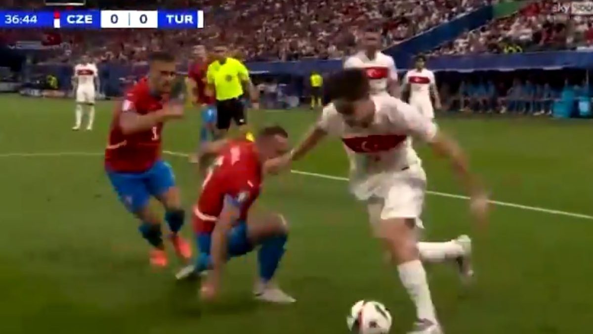 Yildiz clamoroso: show del turco della Juve contro la Repubblica Ceca - VIDEO 36 yildiz