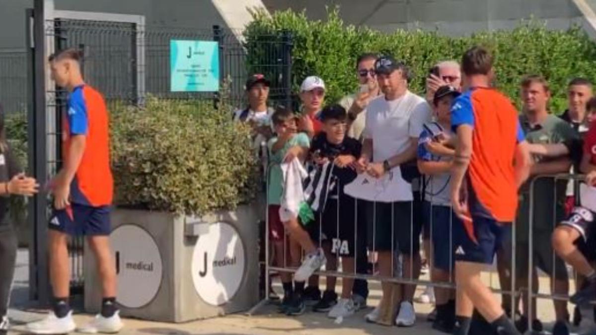 J Medical Juve, arrivano altri due Next Gen. Anche loro si fermano coi tifosi - VIDEO 36 savona rouhi
