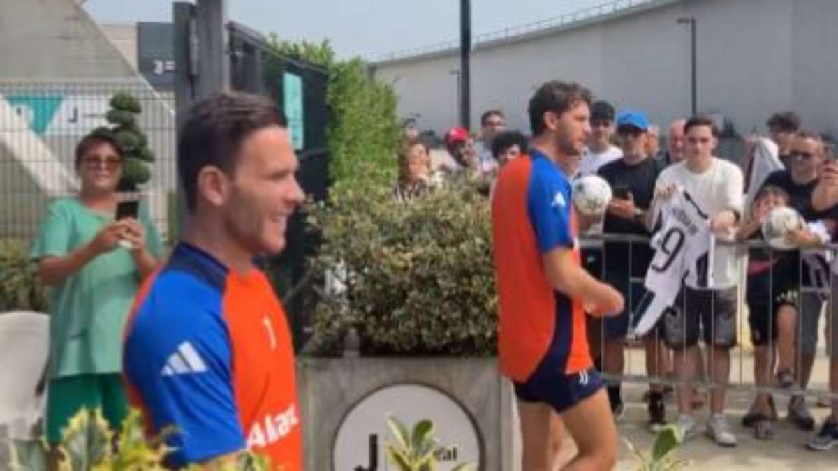 Locatelli e Arthur escono dal J Medical. Un tifoso al brasiliano: «RIMANI» - VIDEO 36 arthur locatelli