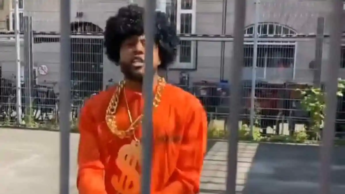 Evra, il post sui social è INCREDIBILE: «Guardate quanto mi sono divertito in carcere». Scoppia la POLEMICA! - VIDEO 36 EVRA 2