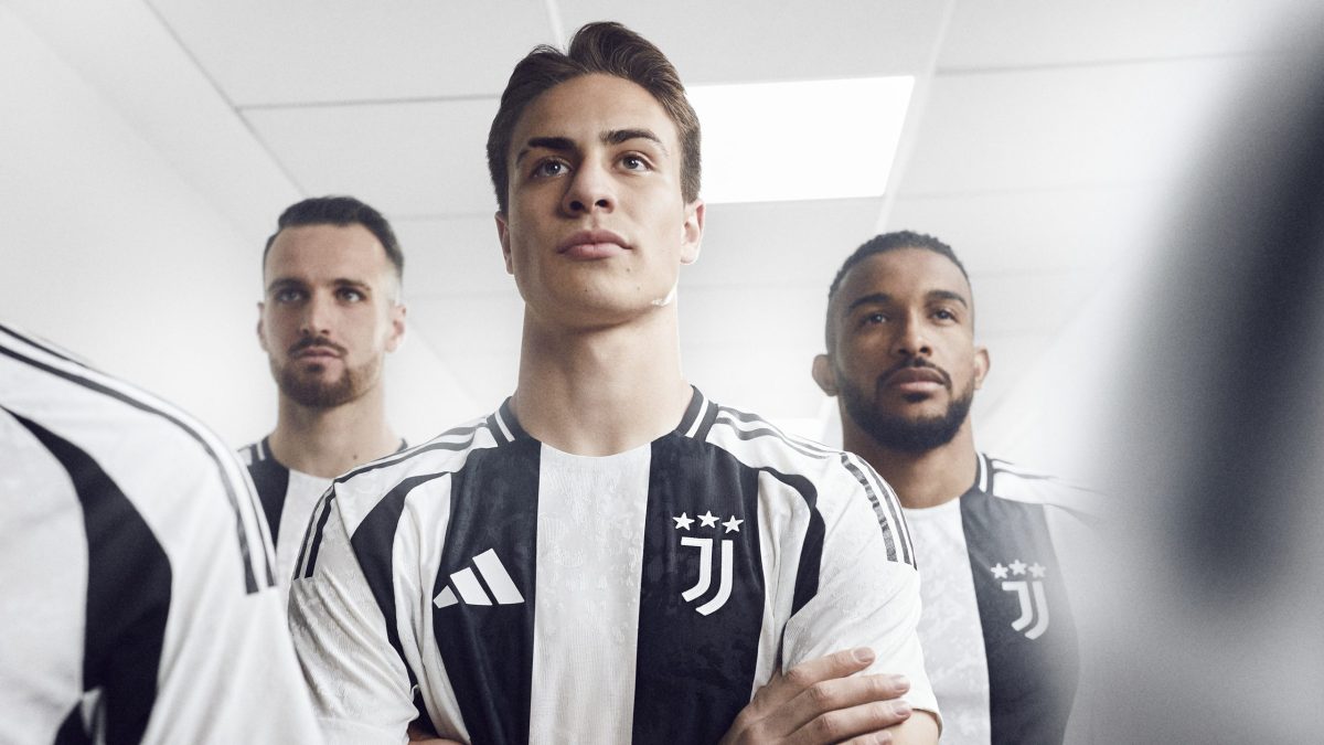 Juve, rivelazione sulla nuova maglia: «Il messaggio è superare i limiti. E la società...» 36 Prima maglia Juve