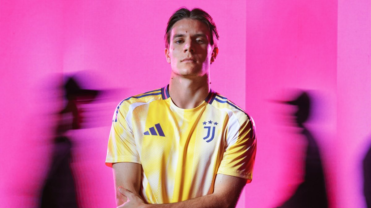 Fagioli PRESENTA il Kit Away: «Oltre le stelle, una maglia venuta dal cosmo» 36 Seconda maglia