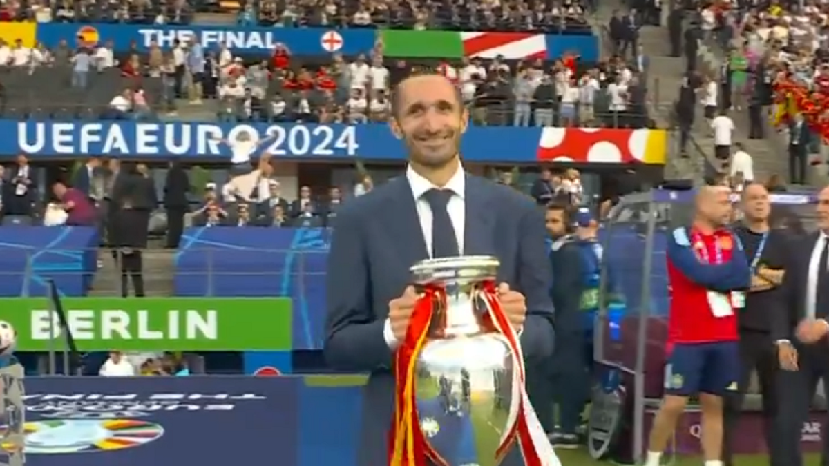 Euro 2024, l'ex Juve Chiellini riconsegna la Coppa prima del fischio d’inizio – VIDEO 36 chiellini