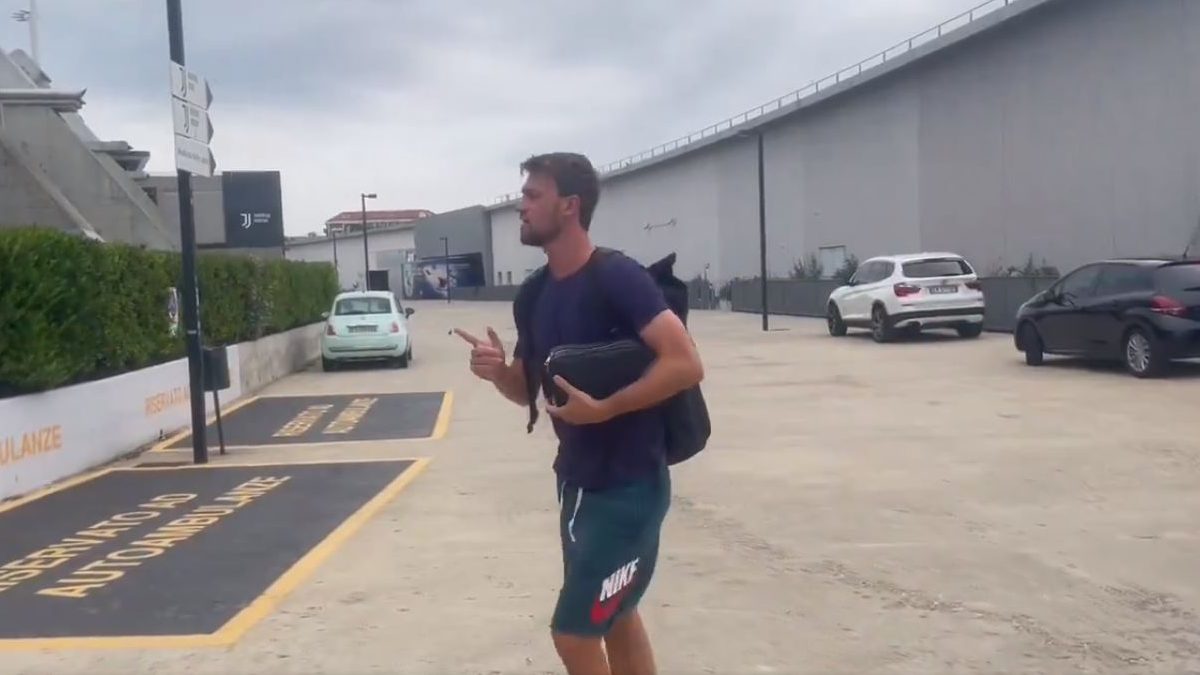 Rugani Juve, il giocatore è arrivato ad Amsterdam: a breve le visite mediche con l’Ajax! Gli AGGIORNAMENTI 36 rugani j medical