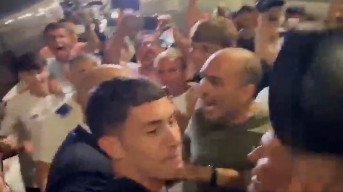 Soulé è atterrato a Fiumicino: inizia l'avventura alla Roma dell'ex talento della Juve - VIDEO 36 soule fiumicino roma