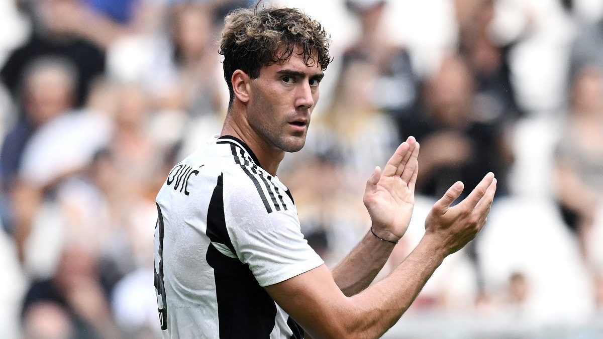 Vlahovic SPIEGA: «Sono motivato e carico. La squadra sta bene e speriamo di vedere in fretta la nuova Juve. Gli obiettivi…» 36 Dusan Vlahovic