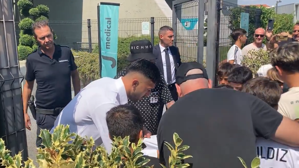 Nico Gonzalez Juve, l'esterno esce dal J Medical: mancano solo firma e annuncio - VIDEO 36 nico gonzalez uscito j medical