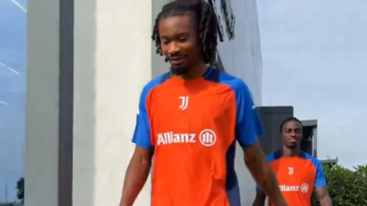 Allenamento Juve, tanti RIENTRI alla Continassa. Il SIPARIETTO Thuram-Weah SCATENA i tifosi sui social - VIDEO 36 thuram e weah