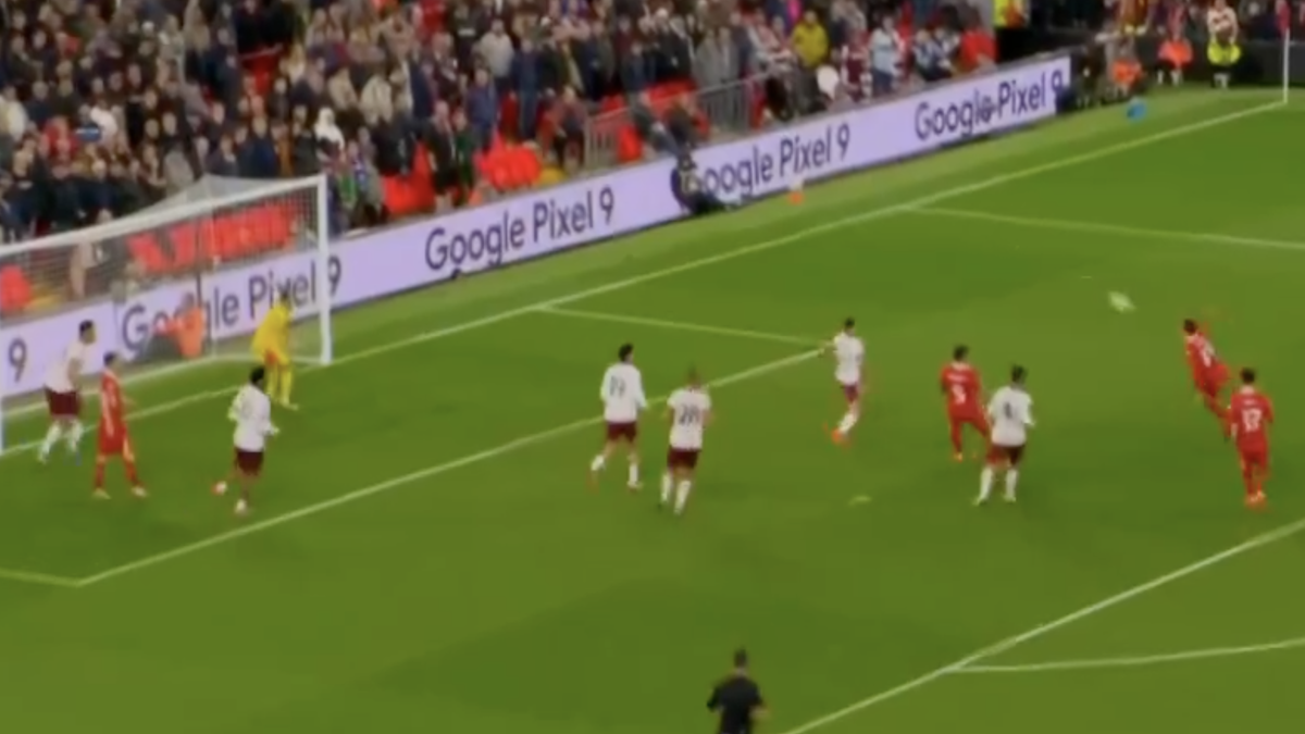 Chiesa SHOW col Liverpool, l'ex Juve INCANTA Anfield: assist in ACROBAZIA e giocate SPAZIALI - VIDEO 36 Chiesa