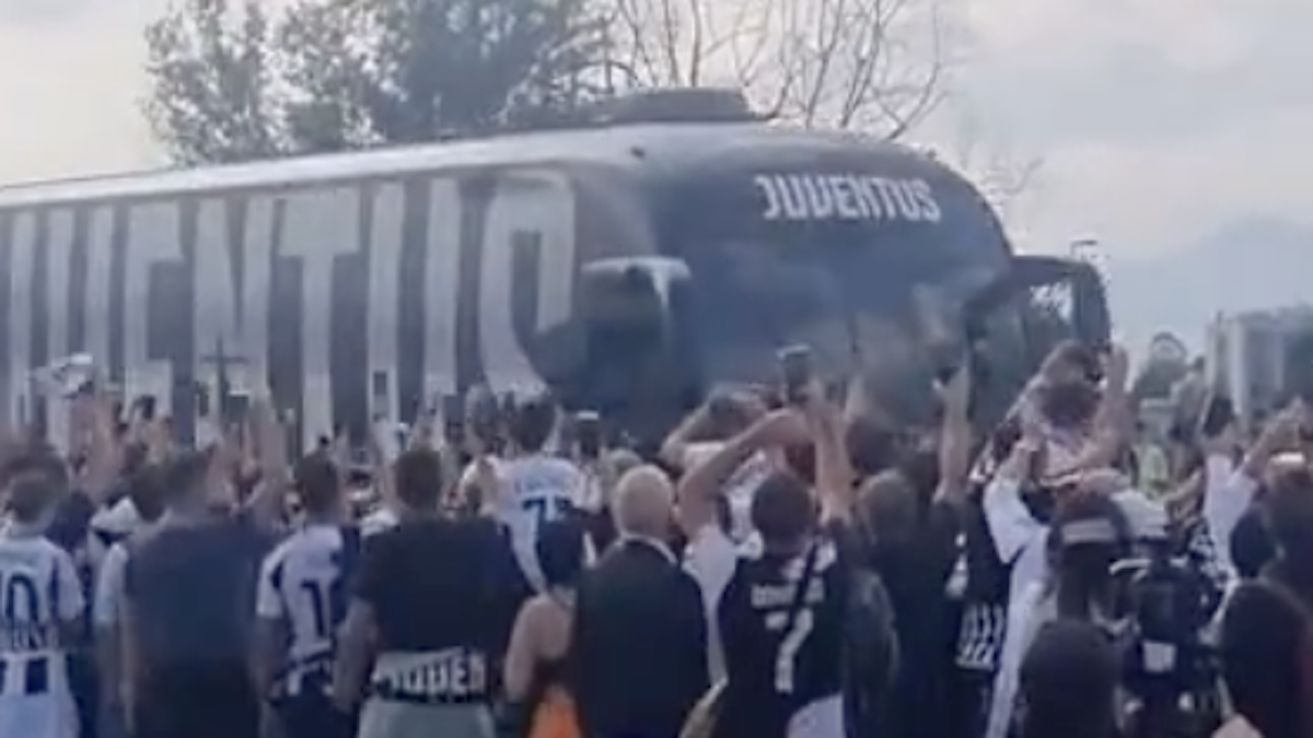 Juve Napoli: i PULLMAN delle squadre sono all’Allianz Stadium. FOTO e VIDEO del pre-partita 36 pullman juve