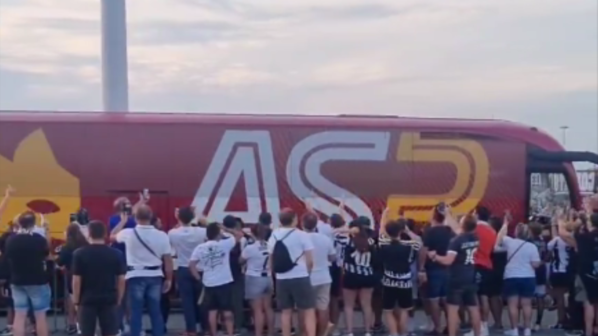 Juve Roma: i PULLMAN delle squadre sono all'Allianz Stadium. FOTO e VIDEO del pre-partita 36 pullman roma