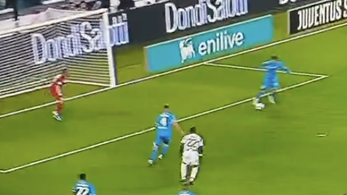 Juve Napoli, la MOVIOLA dei giornali: CHIARO retropassaggio VOLONTARIO di Olivera, CLAMOROSO il mancato fischio di Doveri 36 Olivera