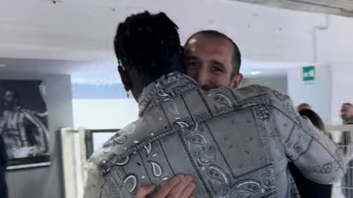 Pogba Juve, l'INCONTRO con Chiellini e l'ABBRACCIO dopo il match contro il Cagliari: il MESSAGGIO del francese - FOTO 36 pogba-chiellini