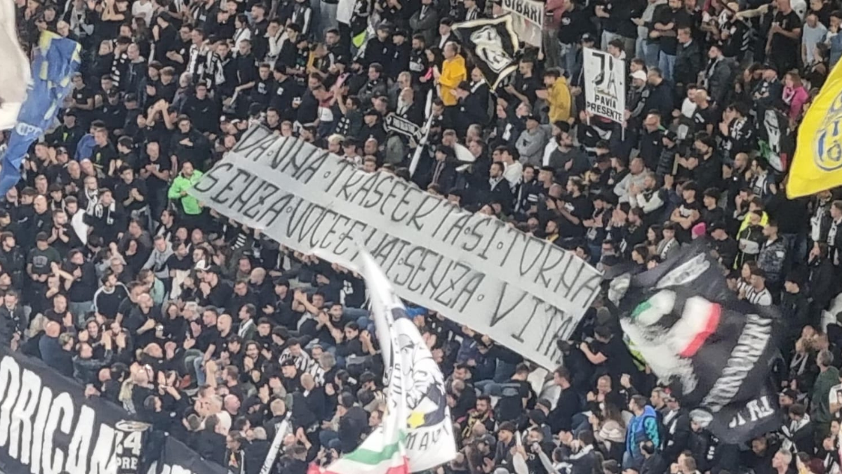 Juve Lazio, commovente messaggio per i tre ultras del Foggia: lo striscione dei tifosi bianconeri - FOTO 36 striscione juve