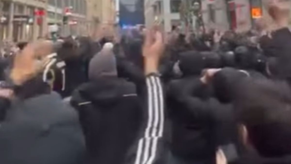 Lipsia Juve, CORTEO dei tifosi verso la Red Bull Arena: suonano la CARICA prima della Champions - VIDEO 36 tifosi juve