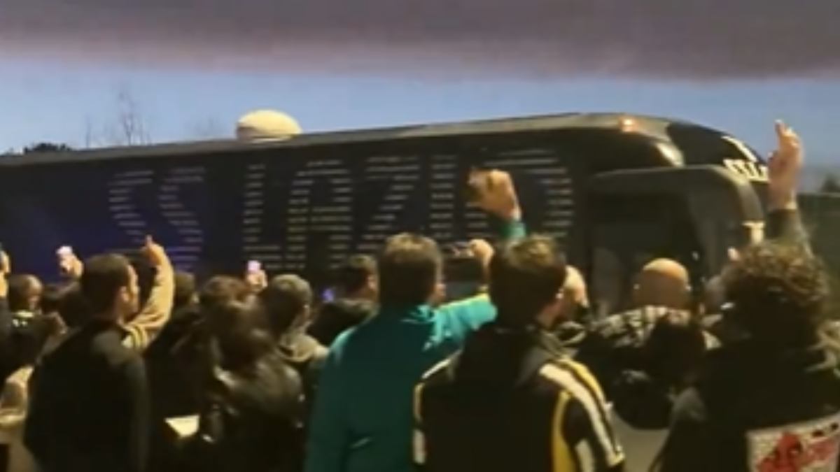Juve Lazio: i pullman delle due squadre sono all'Allianz Stadium. FOTO e VIDEO del pre-partita 36 Pullman juve lazio