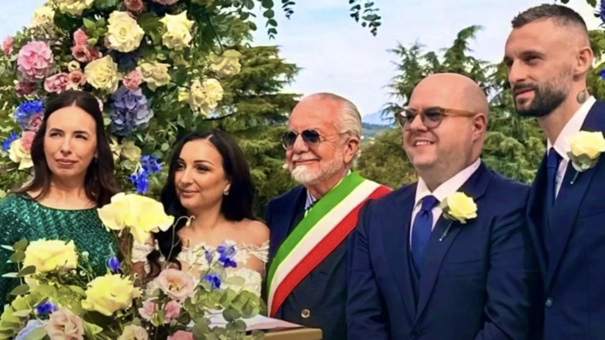 De Laurentiis officia a un matrimonio e succede di tutto! Brozovic testimone e frecciatina alla Juve: il siparietto è già virale – VIDEO 36 de laurentiis
