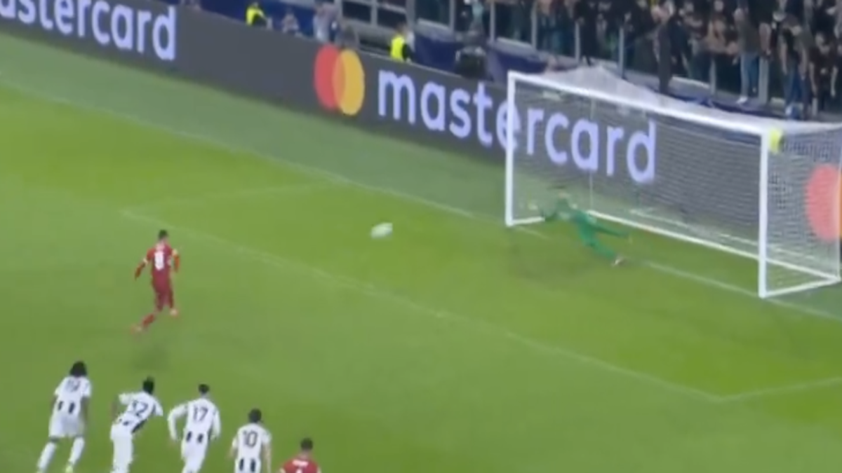 Rigore parato Perin, intervento clamoroso del portiere bianconero! Juve Stoccarda rimane sullo 0-0 - VIDEO 36 Perin