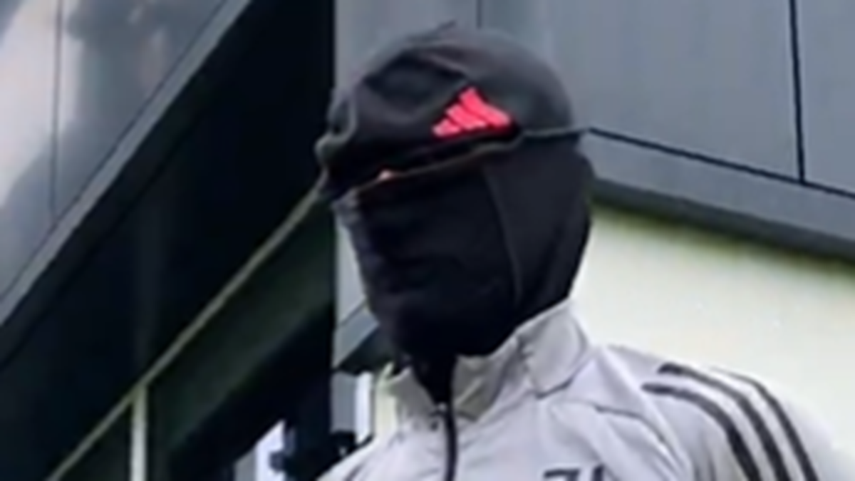 Allenamento Juve: c'è anche l'uomo "mascherato" alla Continassa, il divertente siparietto! Poi Thuram scherza così con Kalulu - VIDEO 36 perin