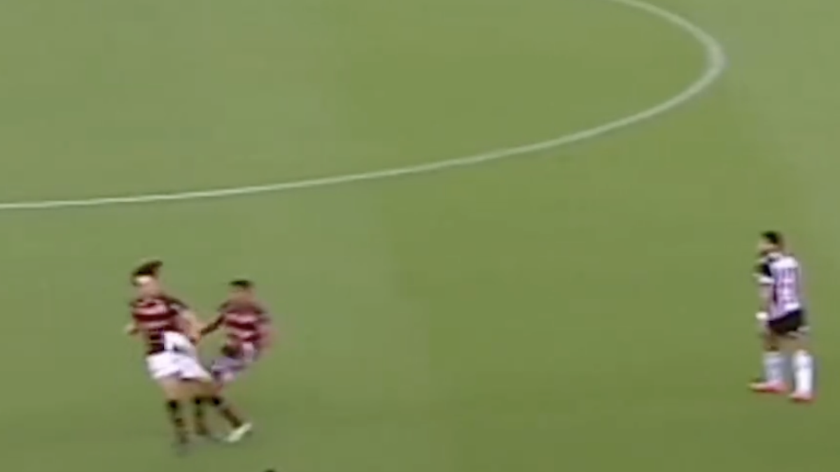 Alex Sandro asfalta David Luiz, fallo da rosso per l'ex Juve... Ma è il suo compagno di squadra! Cosa è successo - VIDEO 36 alex sandro