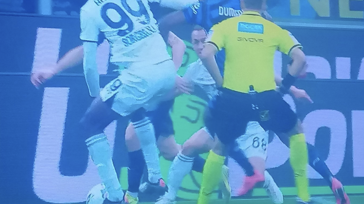 Dumfries Anguissa, molti dubbi sul rigore assegnato all'Inter contro il Napoli! Marelli: «Contatto leggero» - VIDEO 36 rigore Inter