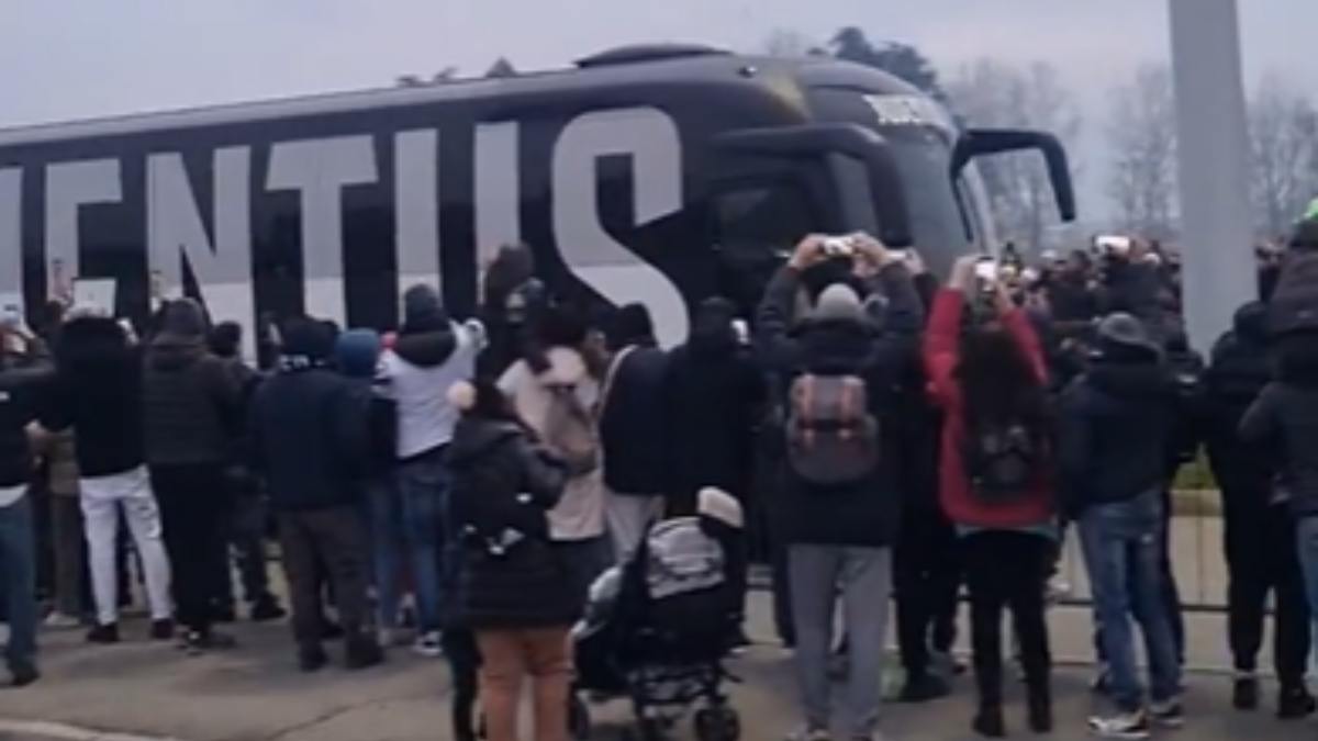 Juve Bologna: i pullman delle due squadre sono all'Allianz Stadium. FOTO e VIDEO del pre-partita 36 juve bologna pullman