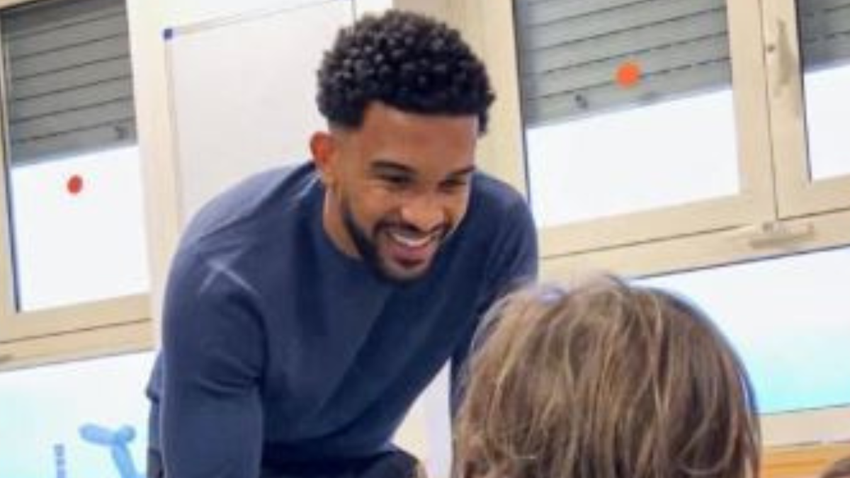 Bremer regala un sorriso ai bambini dell’ospedale Regina Margherita: il gesto del difensore bianconero - VIDEO 36 Bremer